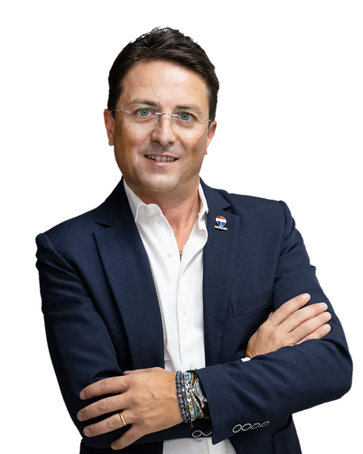 Carmelo Nicotra, listing agent del team Fornaio RE/MAX City Home