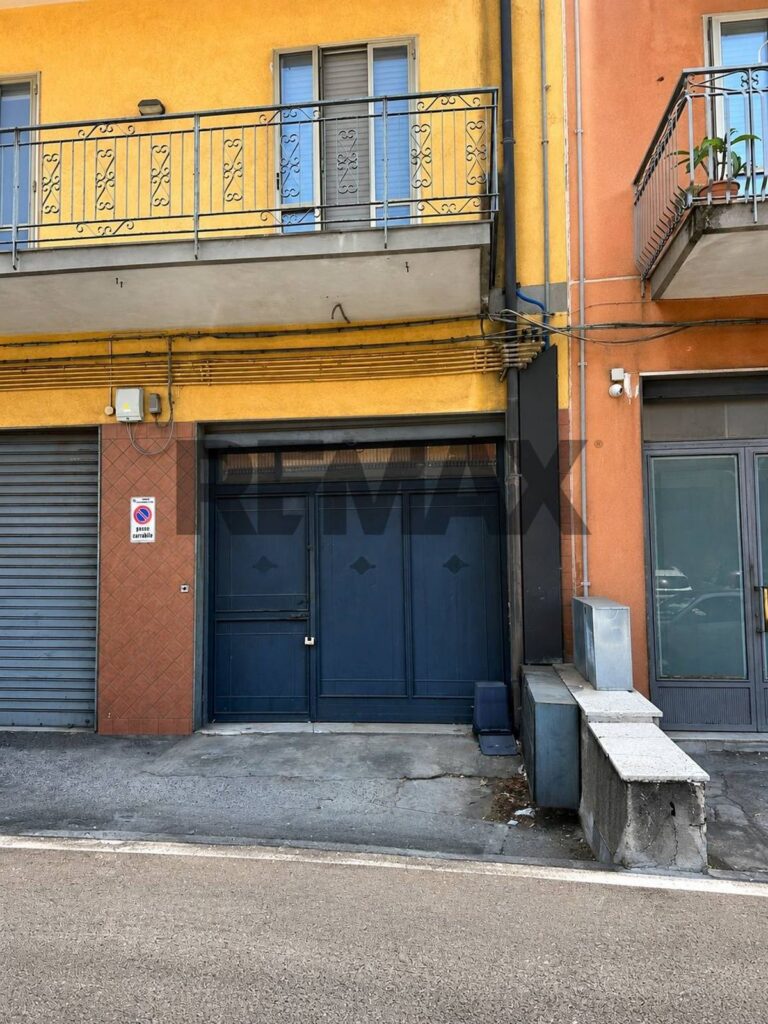 Locale commerciale in vendita a San Giovanni la Punta, Via della Regione 96 – foto 1