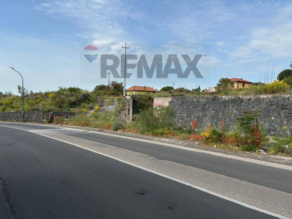 Terreno edificabile in vendita a Pedara, Via A. De Gaspare