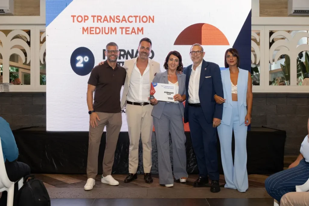 Il Fornaio Team riceve il premio Top Transaction Medium Team, 2° posto, da RE/MAX City Home